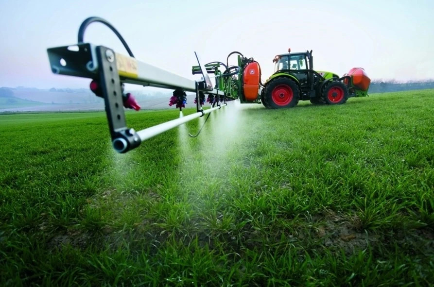 внесение средств защиты растений